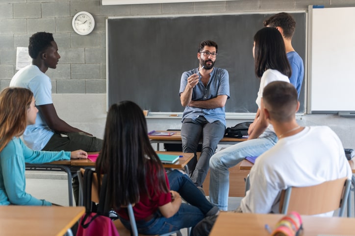 Socratic seminar tips for teachers. Socratic seminar questions.