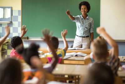 Teacher effectively managing her students