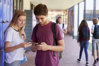 Should Phones be Allowed in School